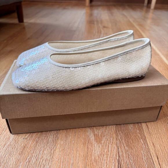 Vince Leah Sequined Ballet Flats Birch Sand EU 38 US 7.5 NWT - Picture 3 of 14